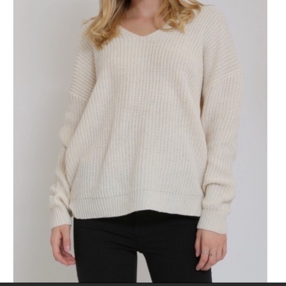 ✨LAST ONE✨Off white/light beige twist back sweater - Picture 5 of 5